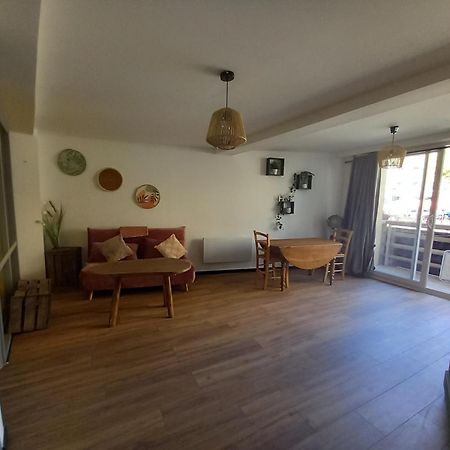 La Terrasse Du Clermontais Apartment Bagian luar foto